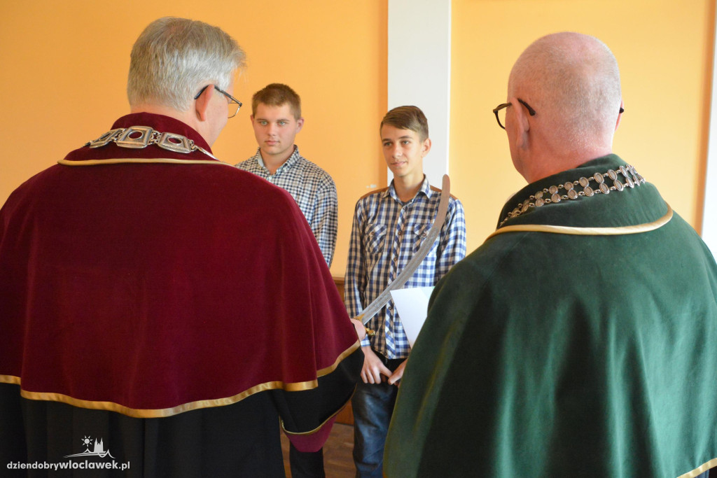 Pasowanie na ucznia w Cechu Rzemiosł Różnych