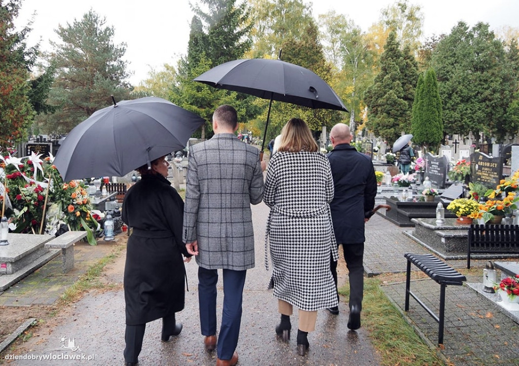 Władze miasta na grobach zasłużonych włocławian