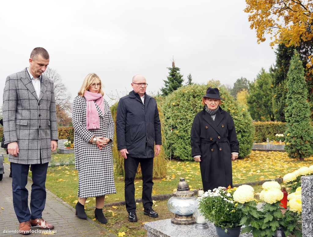 Władze miasta na grobach zasłużonych włocławian