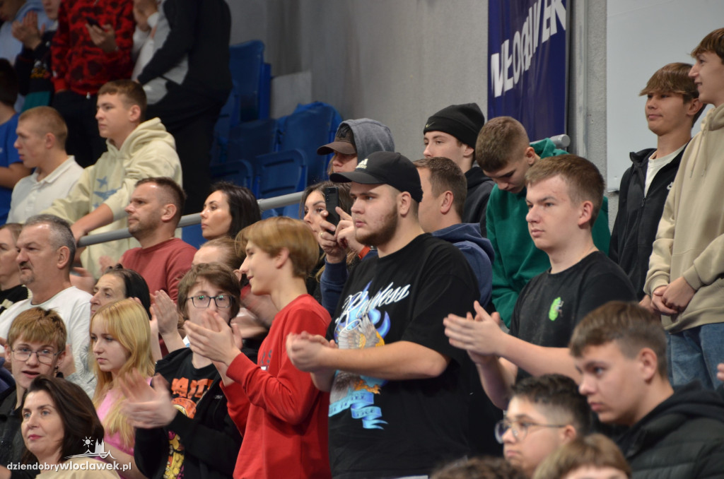 Kibice na meczu Anwil Włocławek vs CSU Sibiu