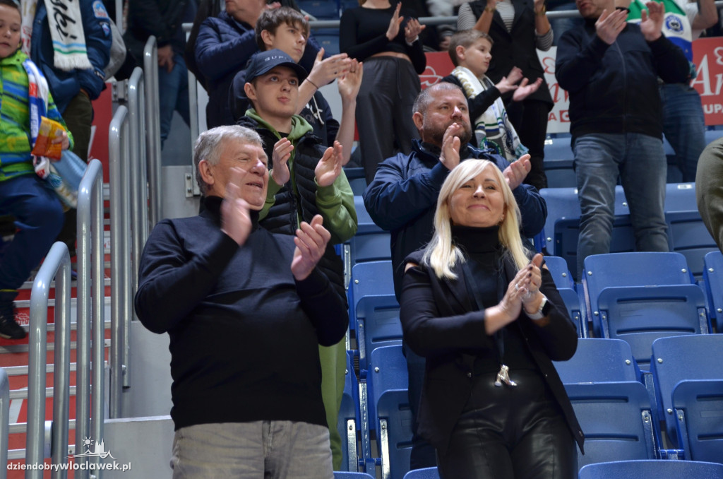 Kibice na meczu Anwil Włocławek vs CSU Sibiu