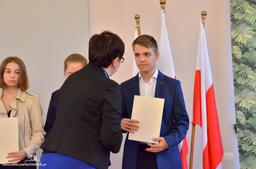 Wręczenie stypendiów Premiera oraz MEN w LZK