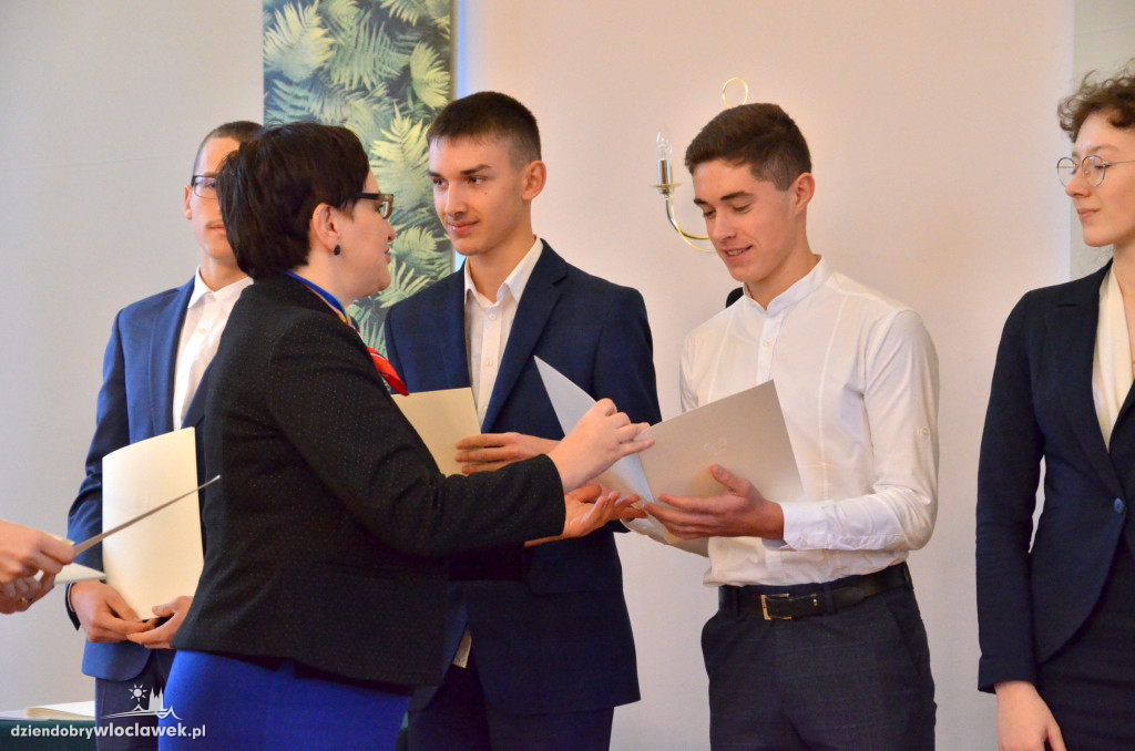 Wręczenie stypendiów Premiera oraz MEN w LZK