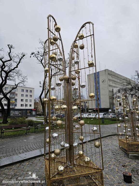 Montaż iluminacji świątecznej