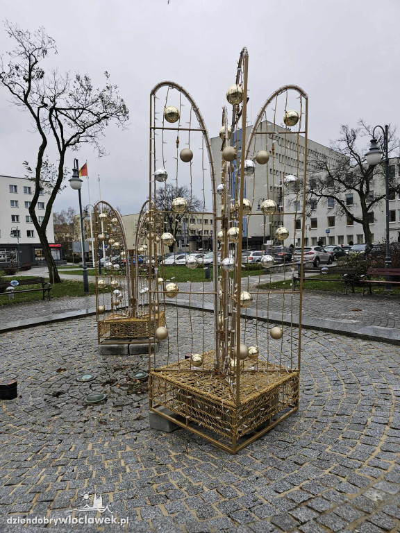 Montaż iluminacji świątecznej