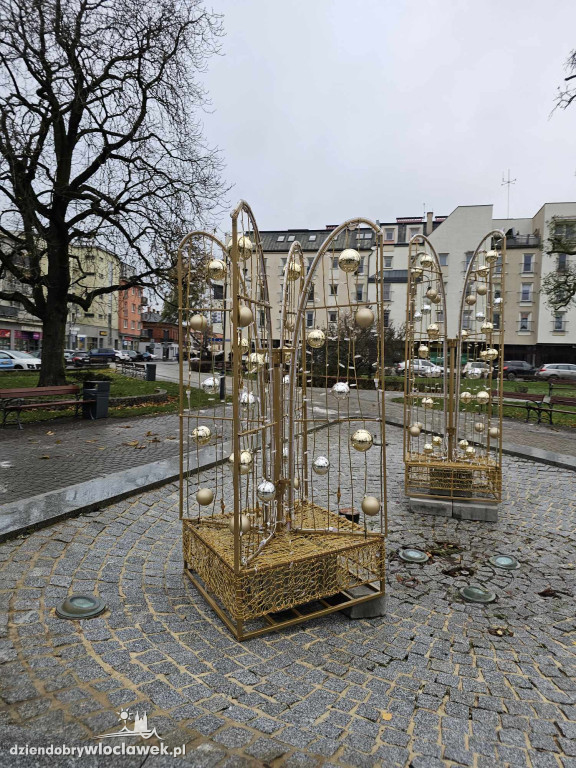 Montaż iluminacji świątecznej