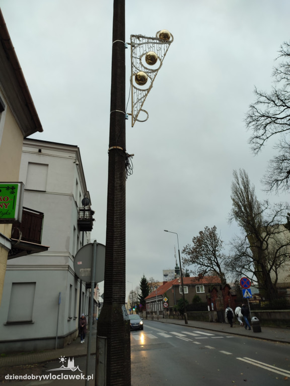Montaż iluminacji świątecznej
