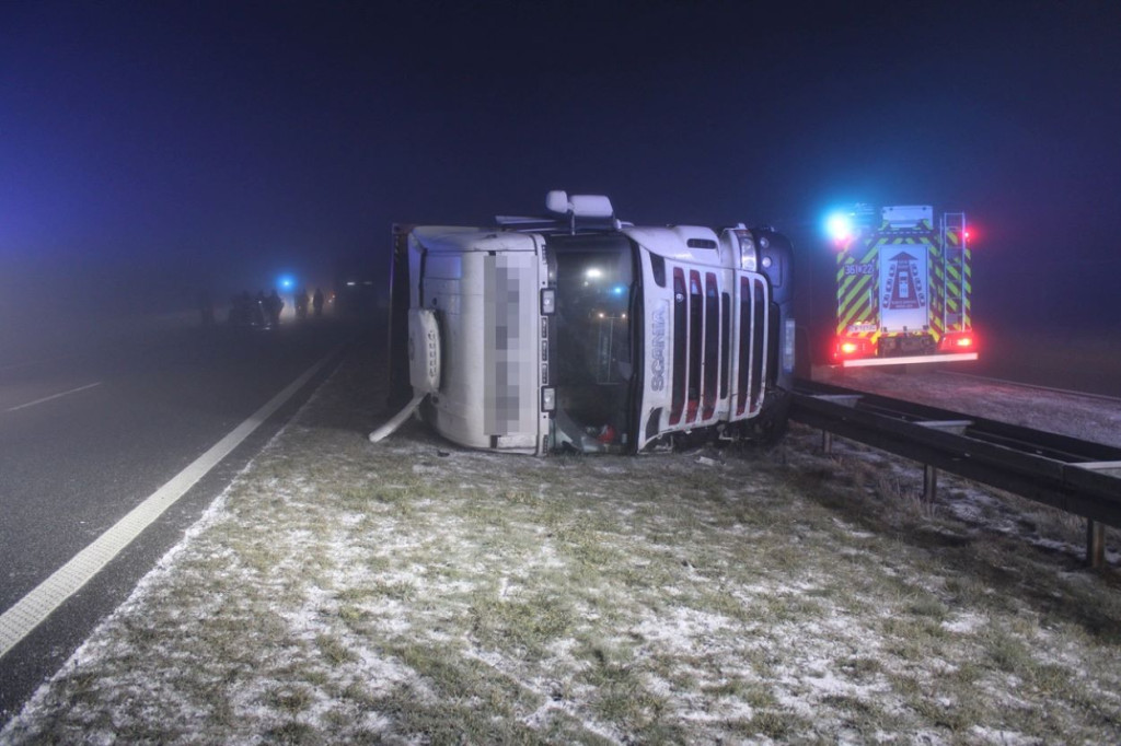 Kolizja na 208. kilometrze autostrady A1