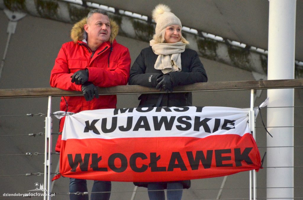 Morsy z całej Polski przepływają Wisłę