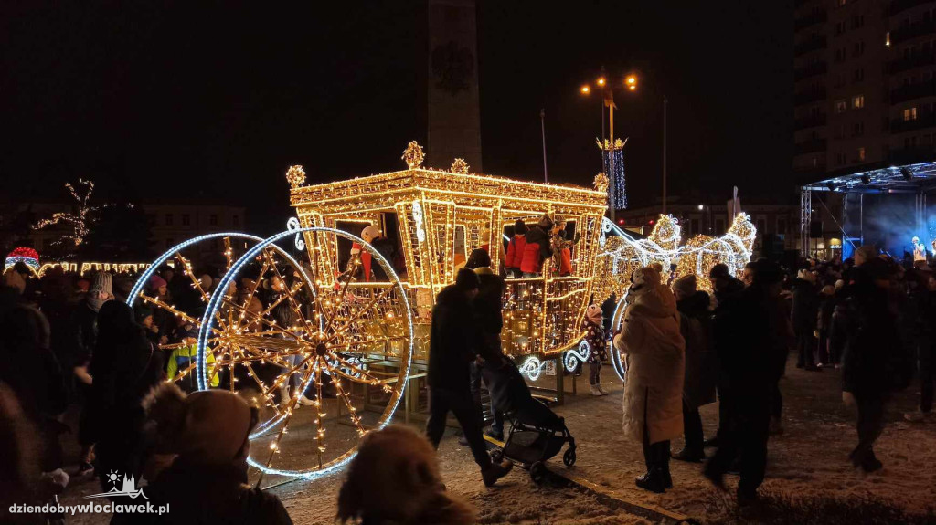 We Włocławku rozbłyska świąteczna iluminacja