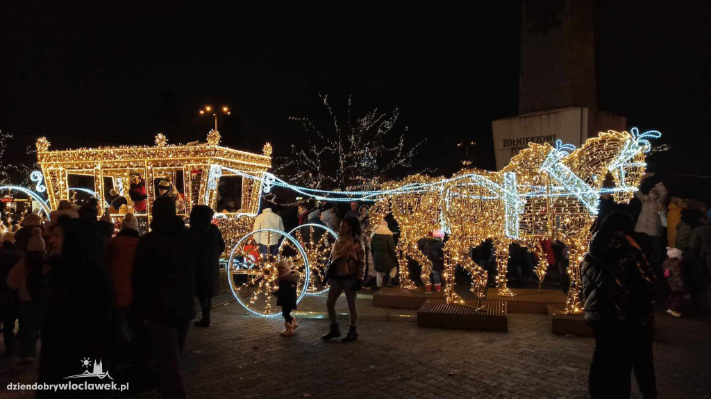 We Włocławku rozbłyska świąteczna iluminacja