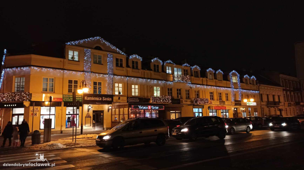 We Włocławku rozbłyska świąteczna iluminacja
