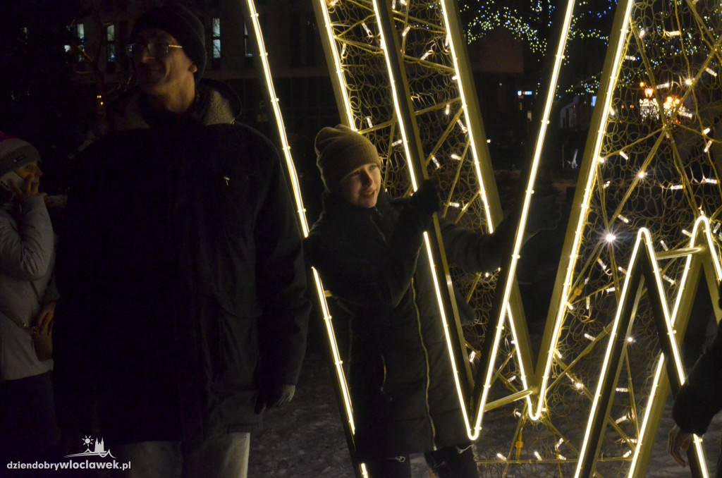 We Włocławku rozbłyska świąteczna iluminacja