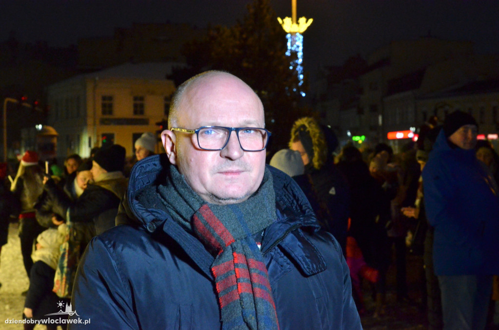 We Włocławku rozbłyska świąteczna iluminacja