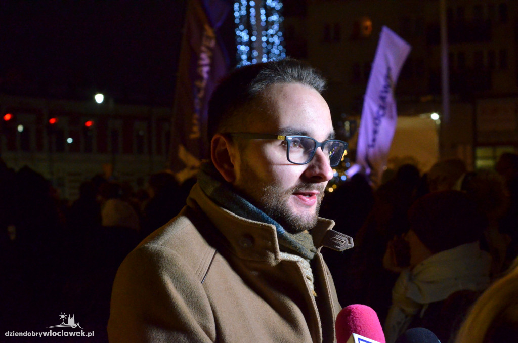 We Włocławku rozbłyska świąteczna iluminacja
