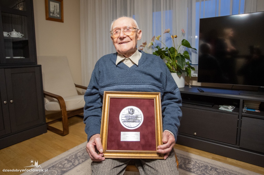 Medal dla stuletniego Aleksego Czerwińskiego
