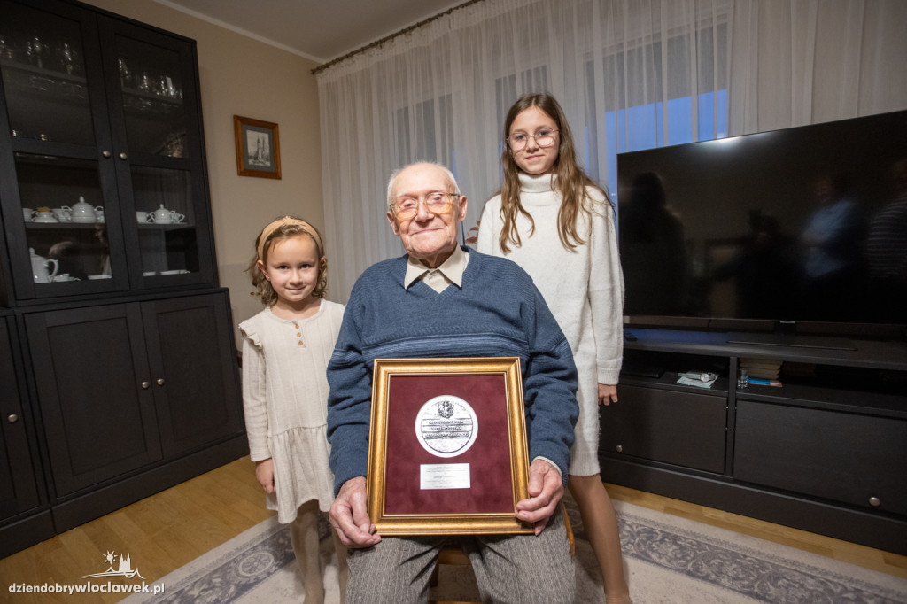 Medal dla stuletniego Aleksego Czerwińskiego