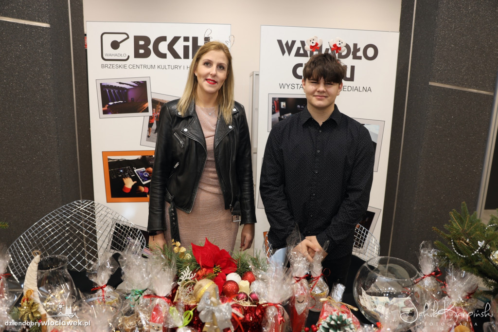Koncert i kiermasz Bożonarodzeniowy w Wahadle