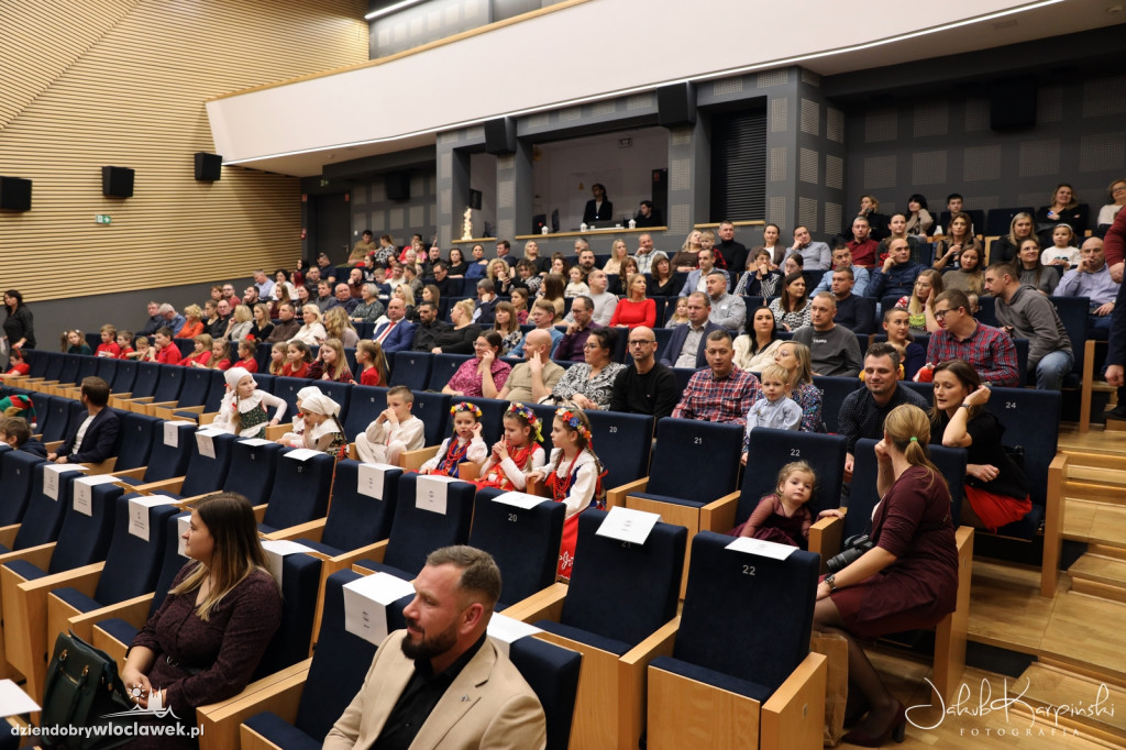Koncert i kiermasz Bożonarodzeniowy w Wahadle