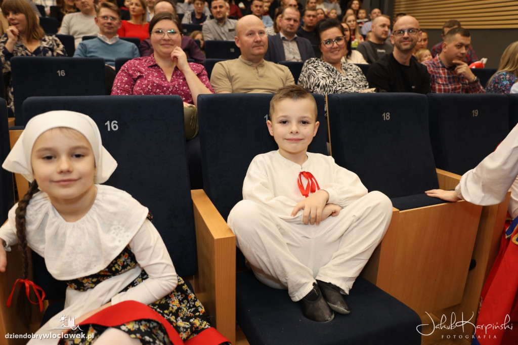 Koncert i kiermasz Bożonarodzeniowy w Wahadle