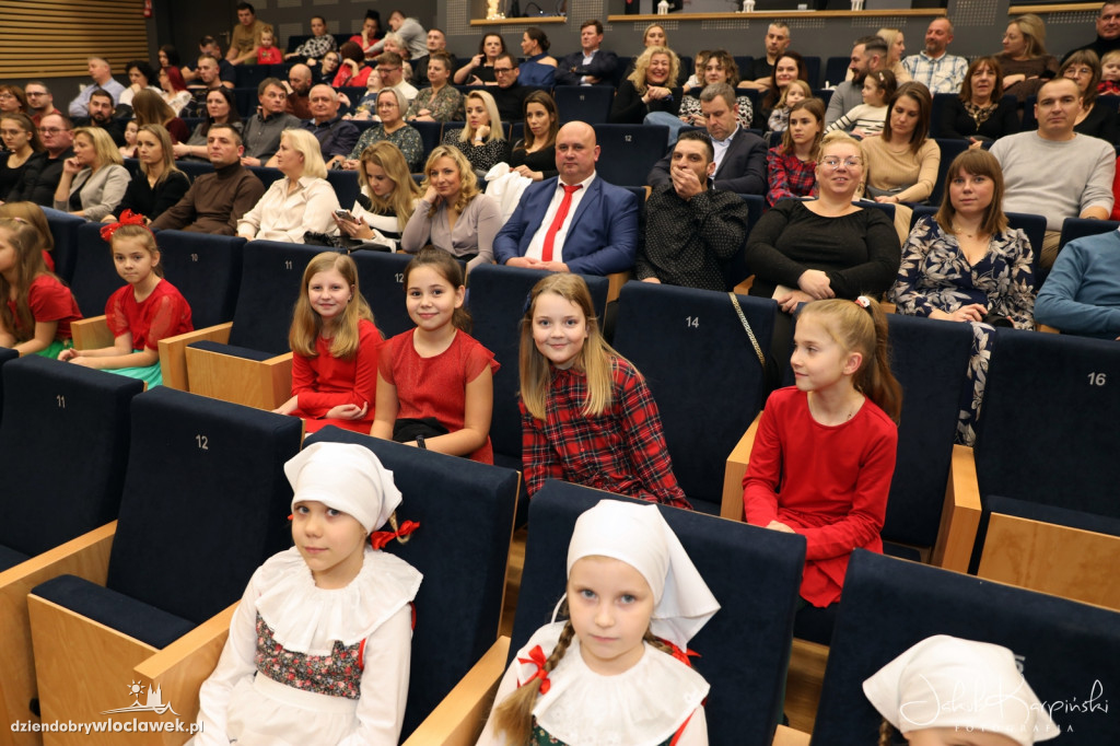 Koncert i kiermasz Bożonarodzeniowy w Wahadle