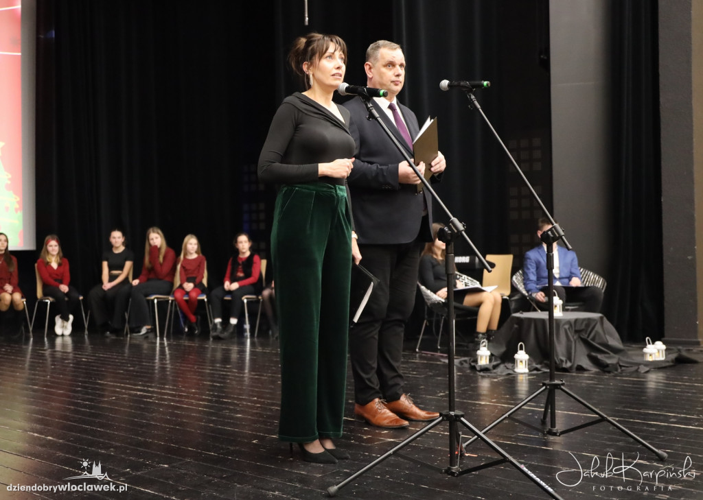 Koncert i kiermasz Bożonarodzeniowy w Wahadle