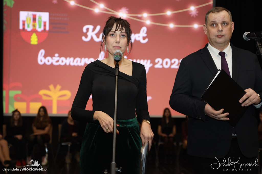 Koncert i kiermasz Bożonarodzeniowy w Wahadle