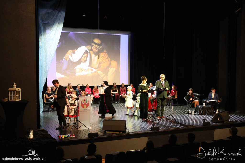 Koncert i kiermasz Bożonarodzeniowy w Wahadle