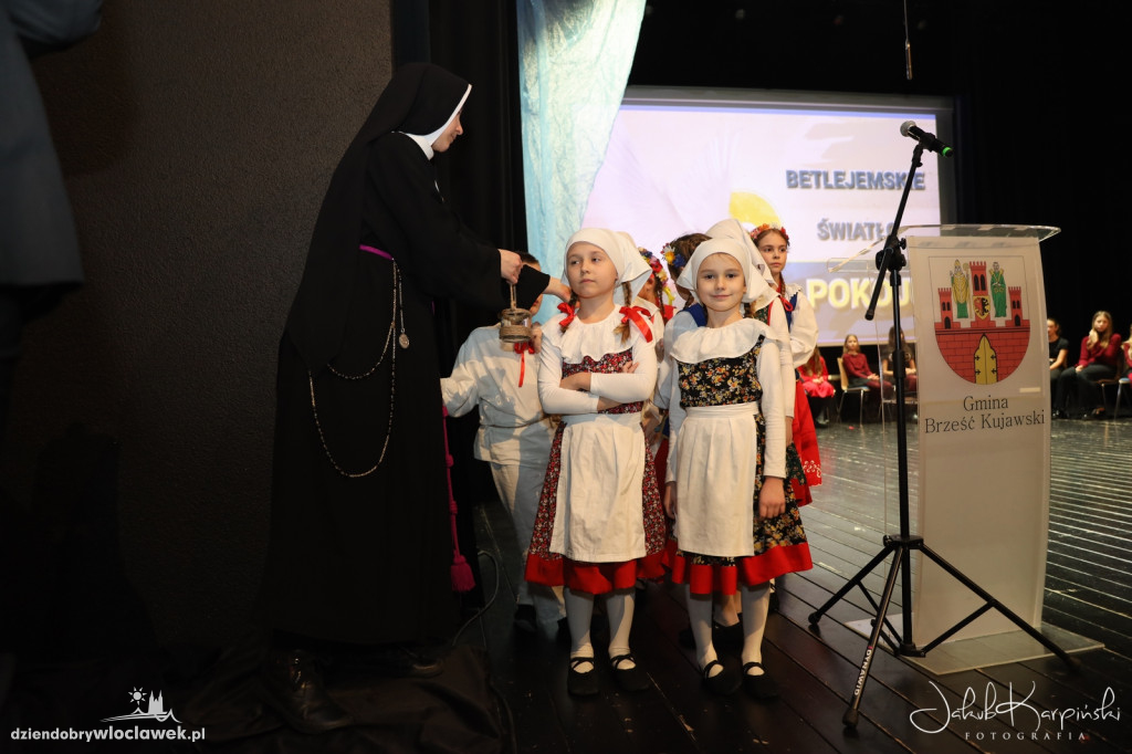 Koncert i kiermasz Bożonarodzeniowy w Wahadle