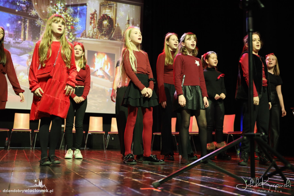 Koncert i kiermasz Bożonarodzeniowy w Wahadle