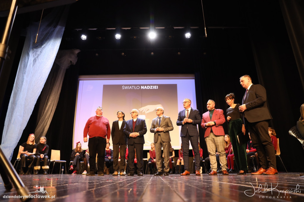 Koncert i kiermasz Bożonarodzeniowy w Wahadle