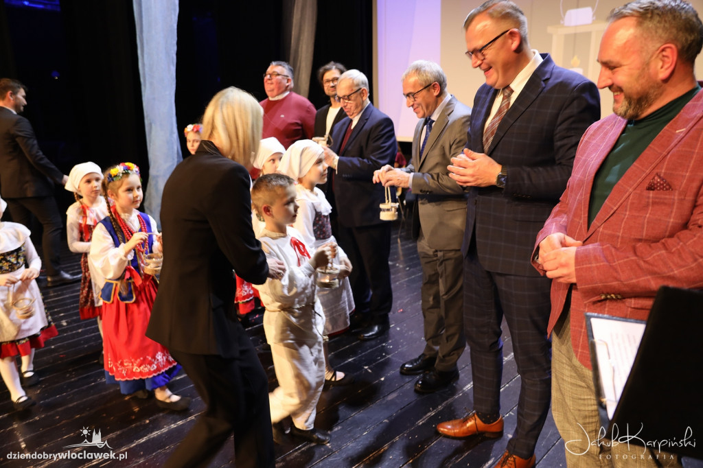Koncert i kiermasz Bożonarodzeniowy w Wahadle