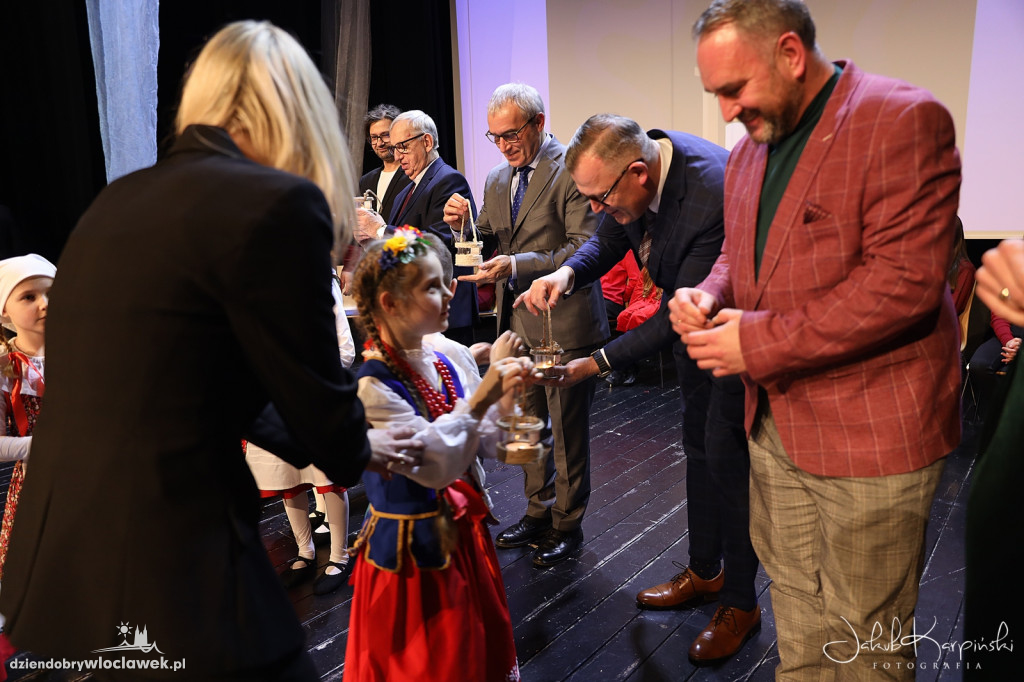 Koncert i kiermasz Bożonarodzeniowy w Wahadle