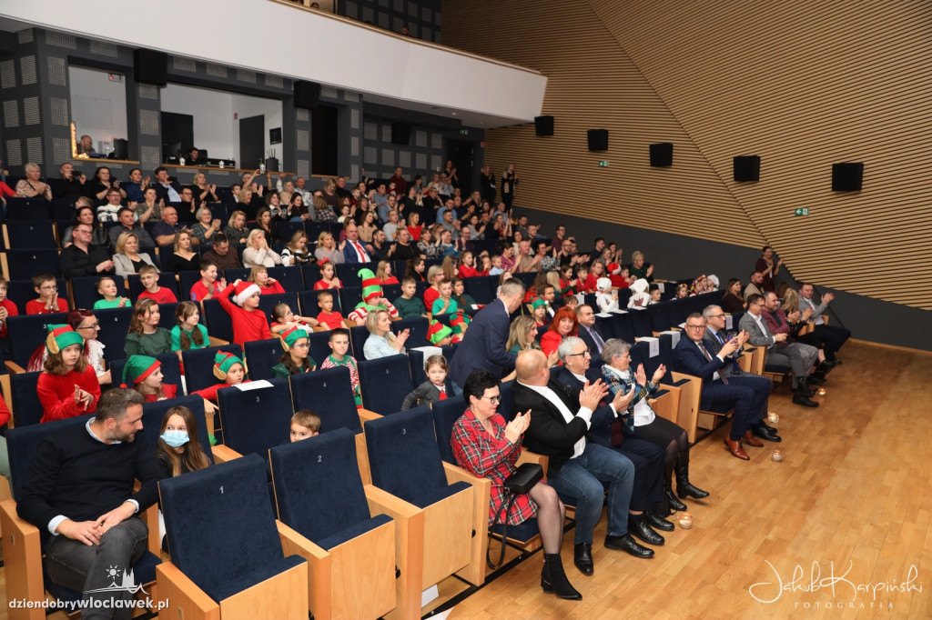 Koncert i kiermasz Bożonarodzeniowy w Wahadle