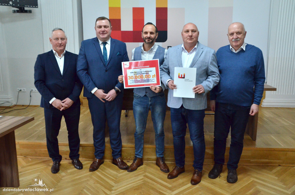 Vouchery dla klubów sportowych w powiecie