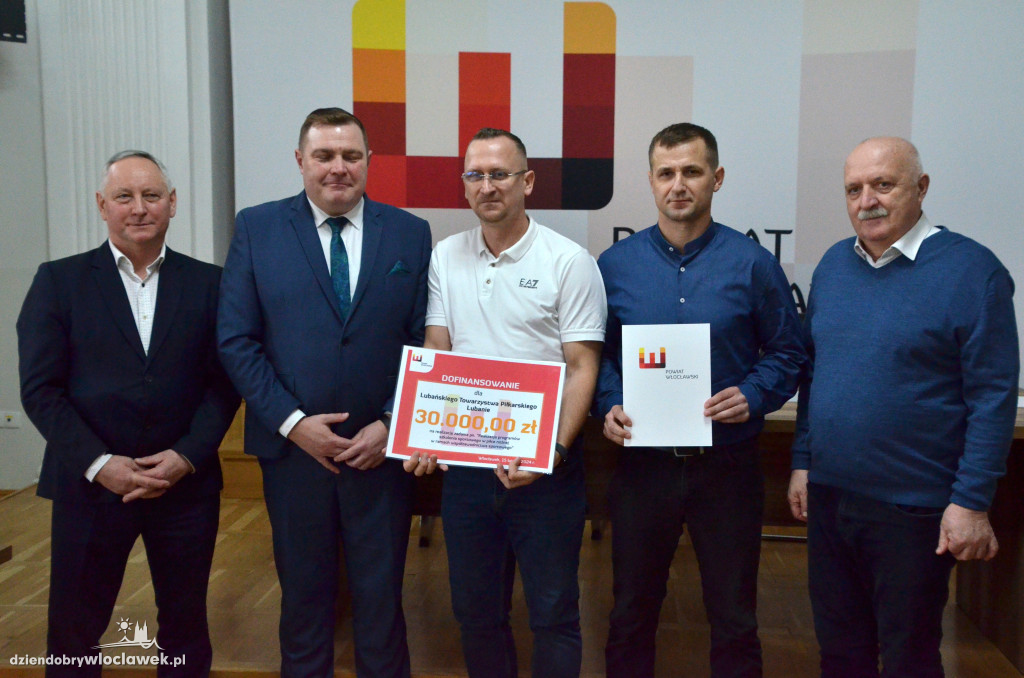 Vouchery dla klubów sportowych w powiecie