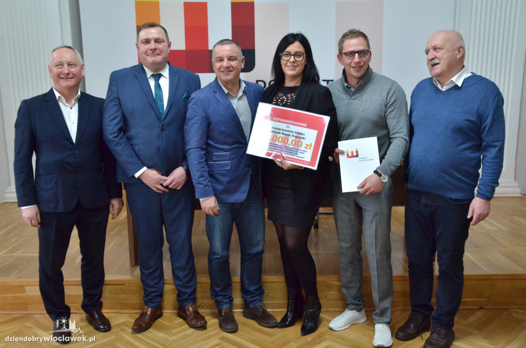 Vouchery dla klubów sportowych w powiecie