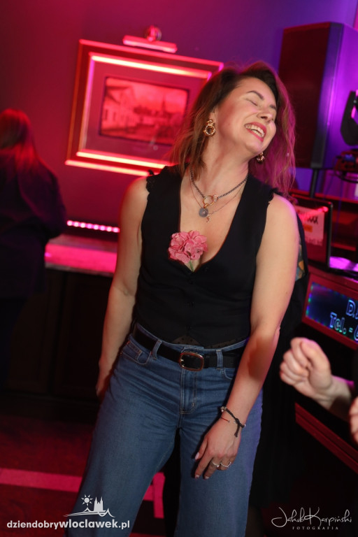 Pink Night tylko dla pań. Pub Pałacu Bursztynowego