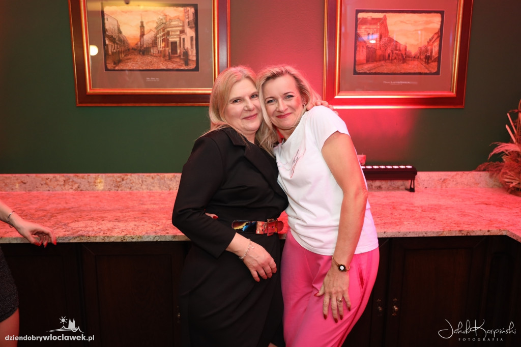 Pink Night tylko dla pań. Pub Pałacu Bursztynowego