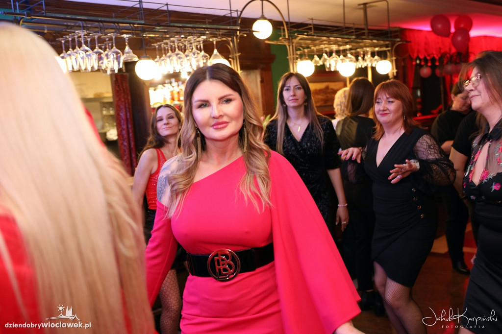 Pink Night tylko dla pań. Pub Pałacu Bursztynowego
