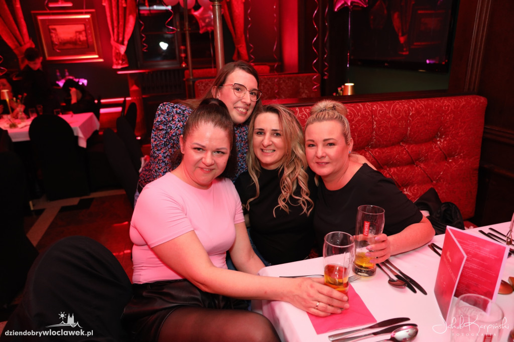 Pink Night tylko dla pań. Pub Pałacu Bursztynowego