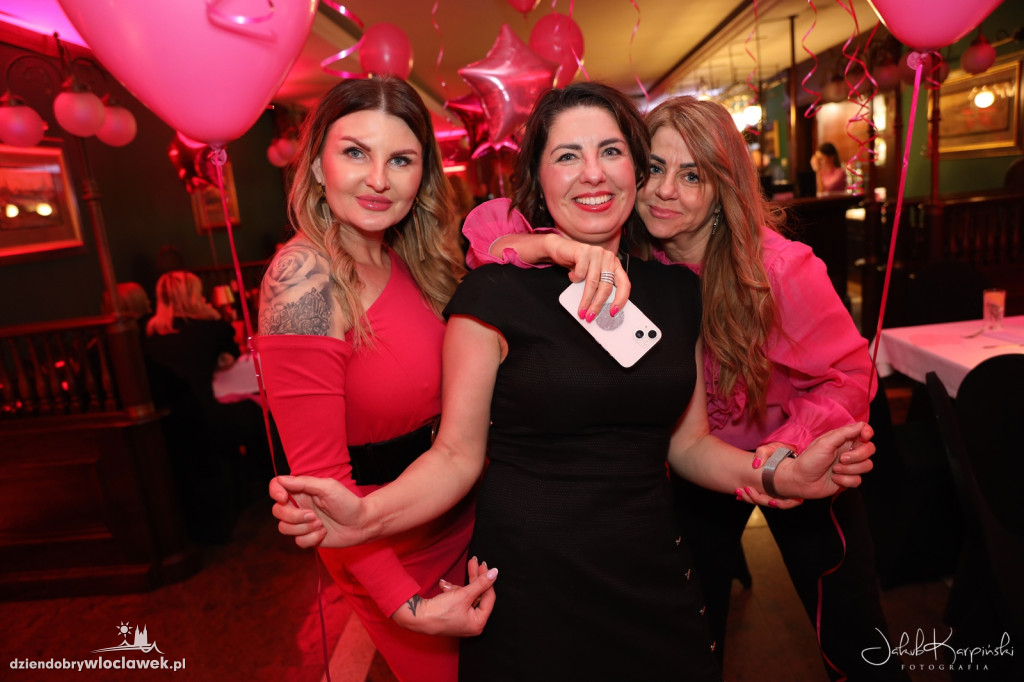 Pink Night tylko dla pań. Pub Pałacu Bursztynowego
