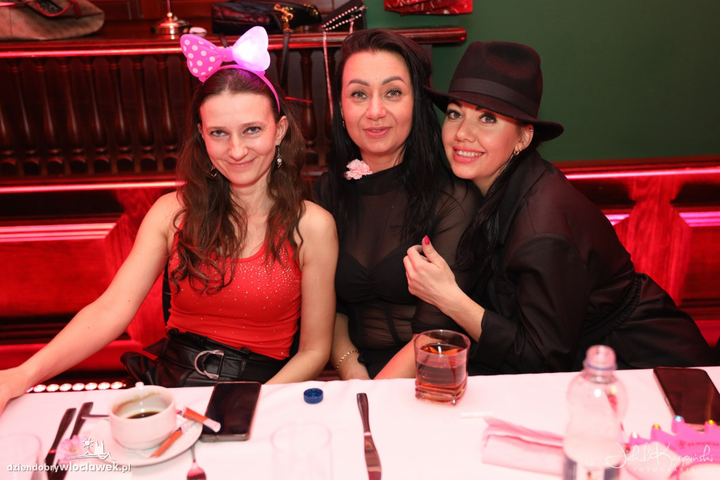Pink Night tylko dla pań. Pub Pałacu Bursztynowego