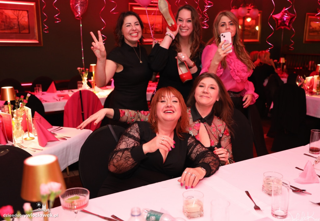 Pink Night tylko dla pań. Pub Pałacu Bursztynowego