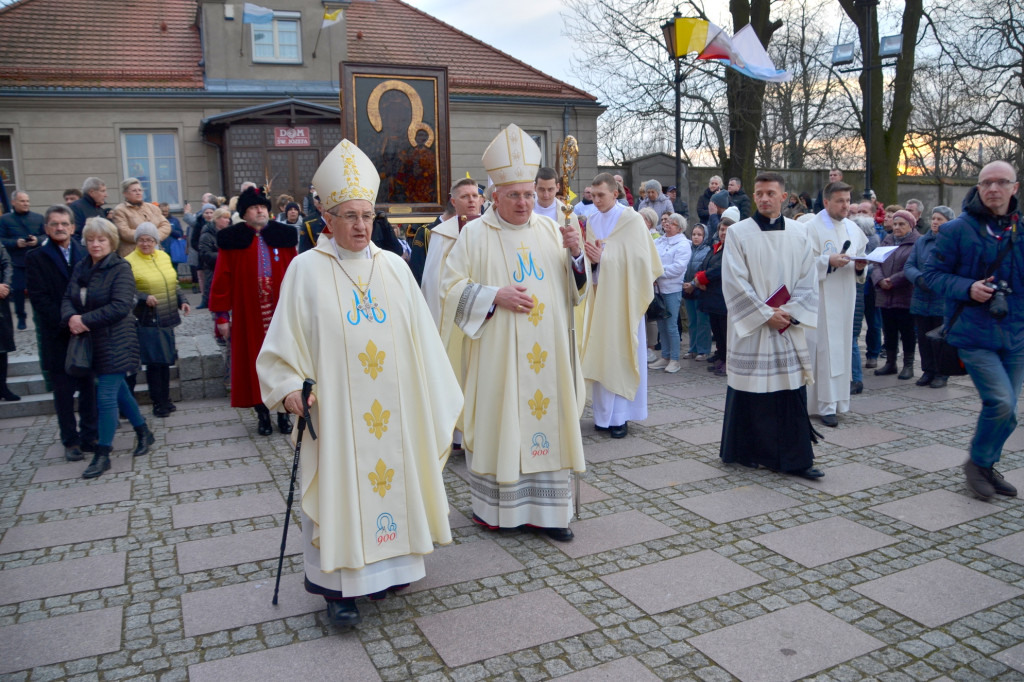 Kopia Ikony Jasnogórskiej dotarła do katedry