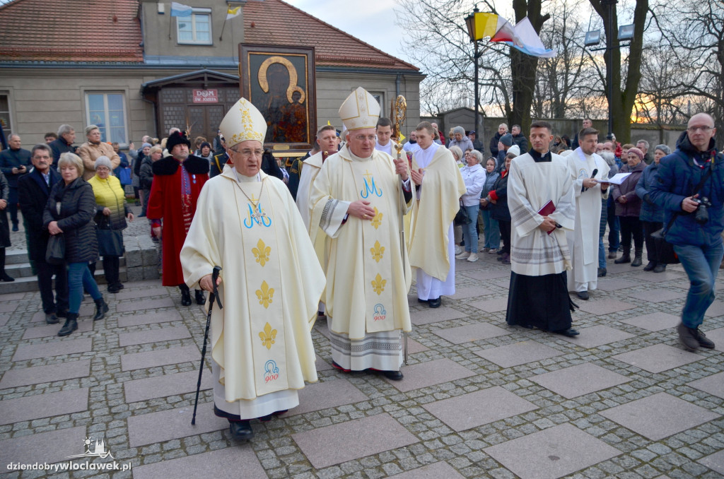Kopia Ikony Jasnogórskiej dotarła do katedry