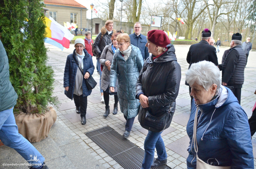 Prymas Polak i kardynał Nycz w katedrze