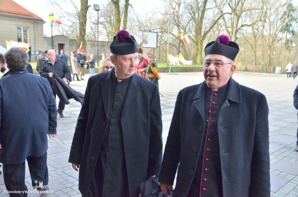 Prymas Polak i kardynał Nycz w katedrze
