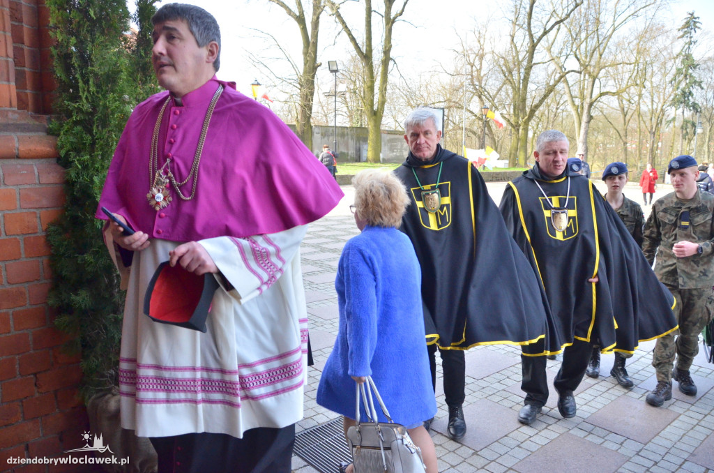 Prymas Polak i kardynał Nycz w katedrze