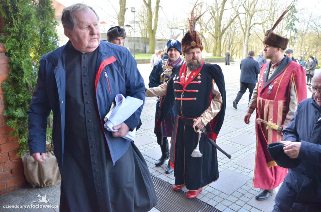 Prymas Polak i kardynał Nycz w katedrze
